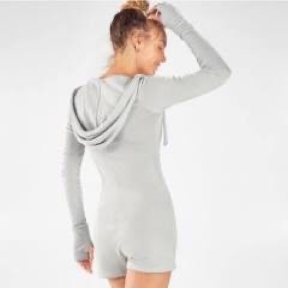 Fabletics Kennedy Sporty Hooded Romper Sz L V~Neck Soft Heather Gray Thumb Holes - Picture 3 of 8